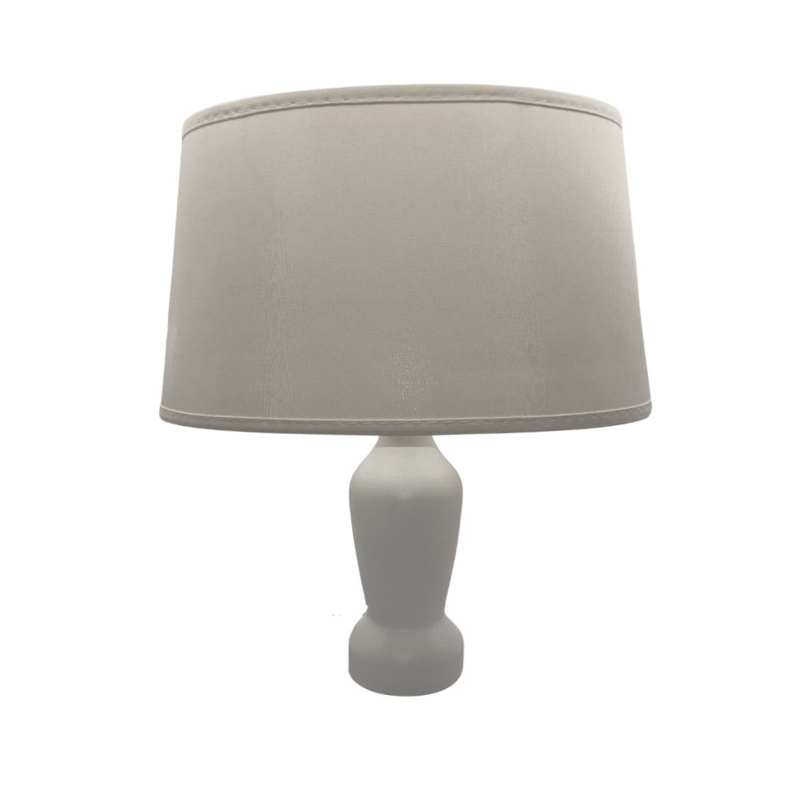 De crèmekleurige lampenkap Oval brengt warmte in je moderne interieur. Perfect voor sfeervolle avonden en gezellige momenten.