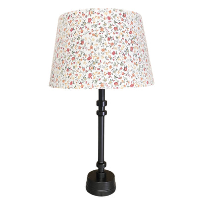 Deze crèmekleurige lampenkap voegt een warme sfeer toe aan je interieur. Perfect voor een gezellige avond!