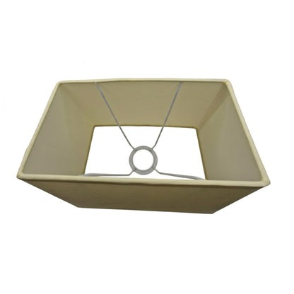 Deze crèmekleurige lampenkap in rechte vorm geeft een warme gloed aan je interieur. Perfect voor sfeervolle verlichting.