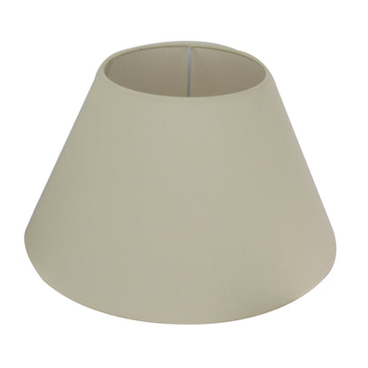 Een gedetailleerde kijk op de crèmekleurige lampenkap. Perfect voor een warme en uitnodigende sfeer in huis.