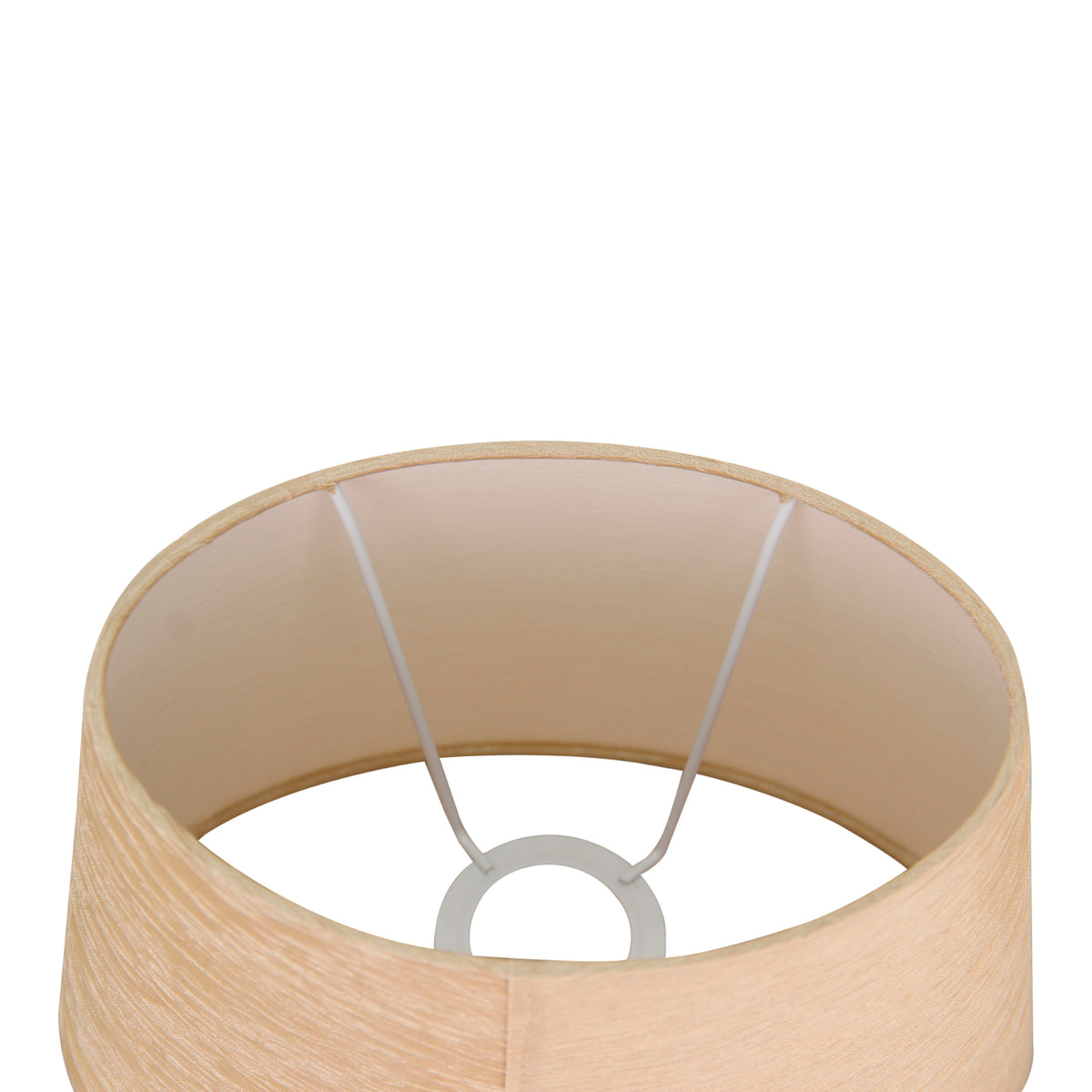 Deze crèmekleurige lampenkap met gouden details voegt een moderne touch toe aan jouw interieur.