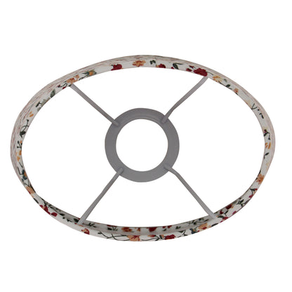 Deze crèmekleurige lampenkap heeft een ovale vorm en een verfijnde uitstraling. Perfect voor een warme sfeer in huis.