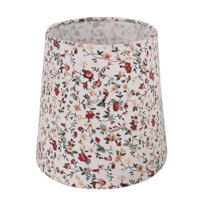 Deze crème lampenkap in ovale vorm voegt een zachte sfeer toe aan elke ruimte. Perfect voor een gezellige ambiance.