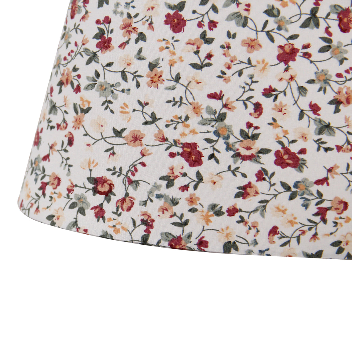 Details van de crèmekleurige lampenkap Oval stralen elegantie uit. Perfect voor een warme, sfeervolle ambiance in huis.