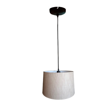 Een warme, crèmekleurige lampenkap met een tijdloze uitstraling. Perfect voor een gezellige en sfeervolle ambiance.