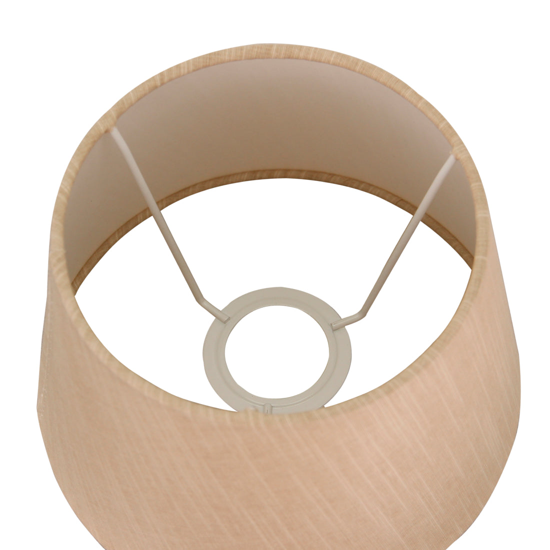 Detail van de crèmekleurige lampenkap Drum, perfect voor een warme sfeer. Ideaal voor in de woonkamer of slaapkamer.