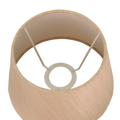 Detail van de crèmekleurige lampenkap Drum, perfect voor een warme sfeer. Ideaal voor in de woonkamer of slaapkamer.