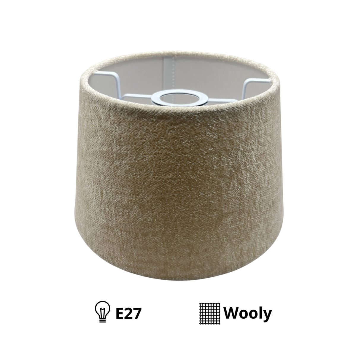 Detailfoto van de crèmekleurige lampenkap Drum. Deze kap brengt een warme, uitnodigende sfeer in jouw interieur.