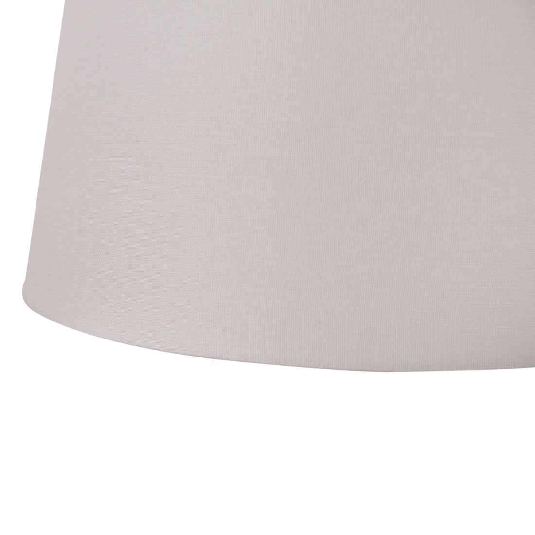 De gebroken witte lampenkap in detail toont verfijnde textuur en zacht licht. Perfect voor een sfeervolle inrichting.