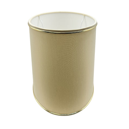 De beige lampenkap Oval voegt een warme gloed toe aan uw interieur. Perfect voor een moderne en sfeervolle uitstraling.