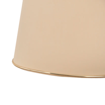 Detail van de beige lampenkap Oval met gouden accents. Deze lampenkap voegt een warme uitstraling toe aan je interieur.
