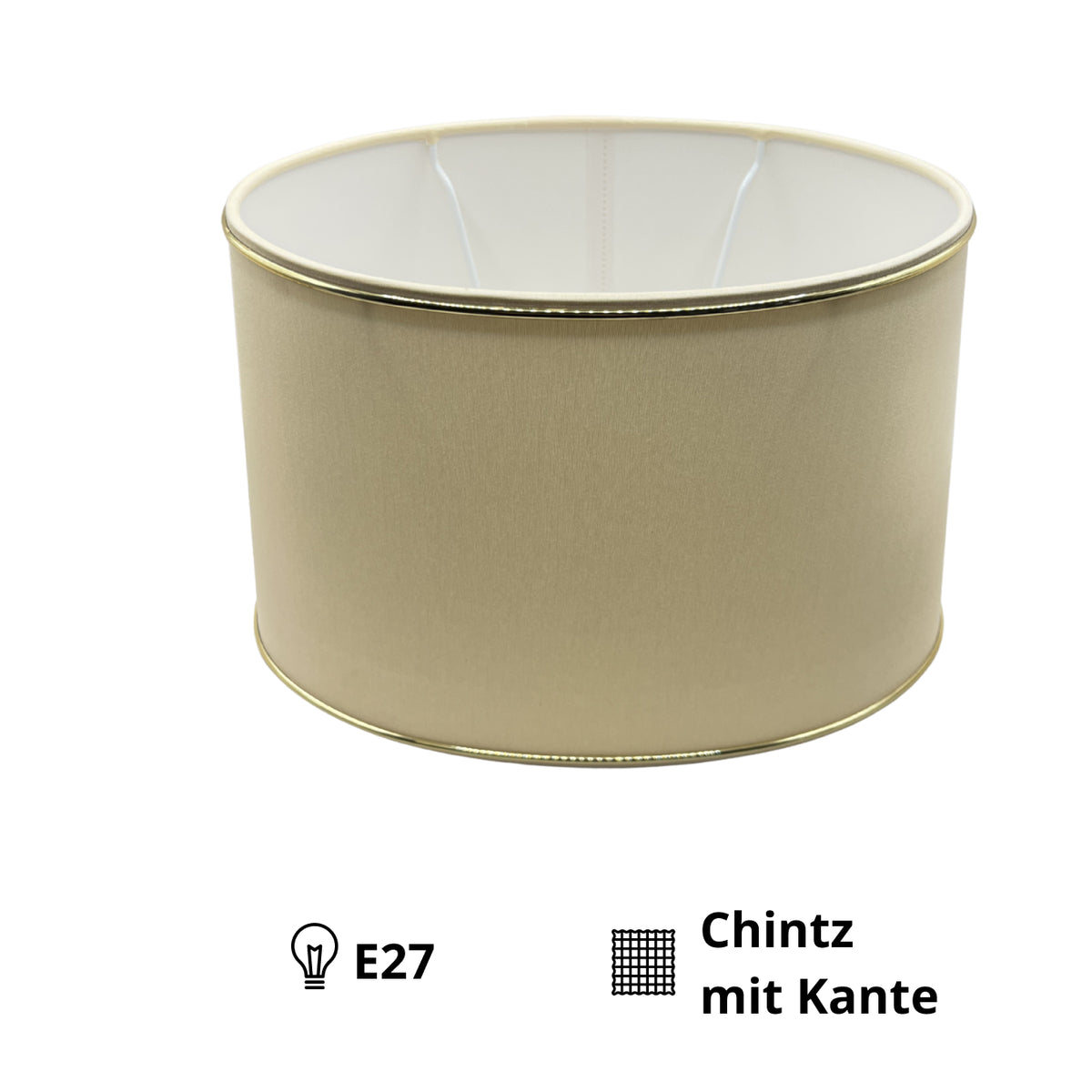 Elegant beige lampenkap in ovale vorm met gouden accenten. Perfect voor een moderne inrichting en sfeervolle verlichting.