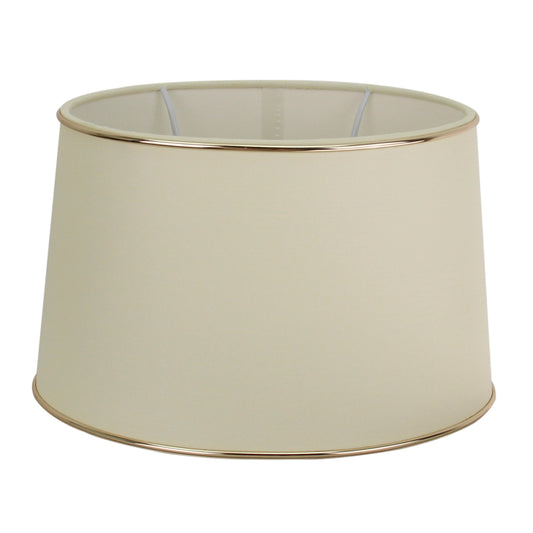 Deze elegante lampenkap in crème met gouden details voegt stijl toe aan elke ruimte. Perfect voor sfeervolle verlichting.