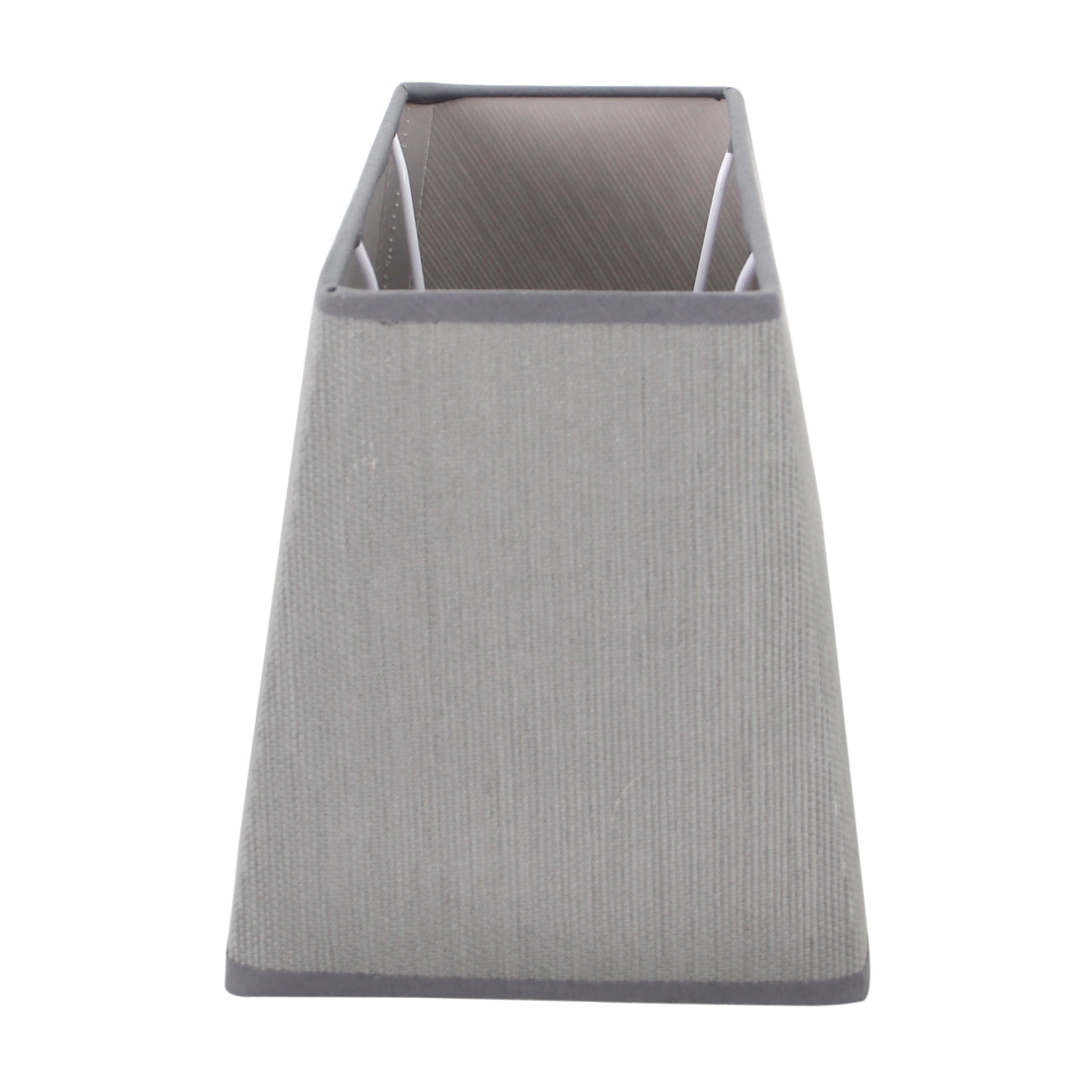 De grijze lampenkap Conica Rechteck geeft een moderne uitstraling. Deze kap voegt warmte en stijl toe aan uw interieur.