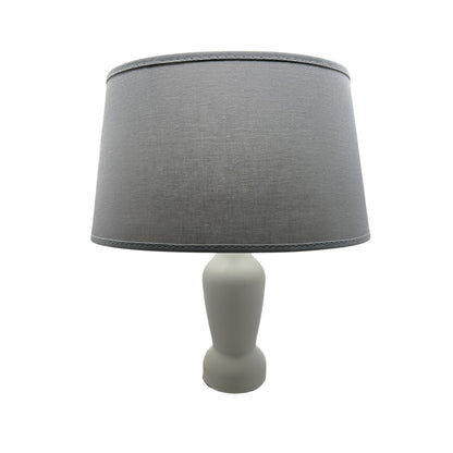 De grijze lampenkap Oval creëert een warme, gezellige sfeer in elke kamer. Perfect voor een sfeervolle verlichting.