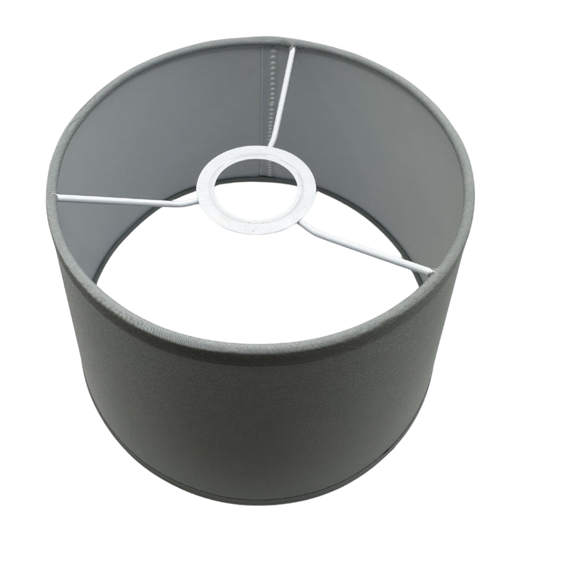 Deze grijze lampenkap heeft een tijdloos design. Perfect voor een sfeervolle en moderne uitstraling in elke kamer.