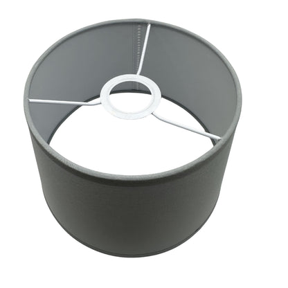 Deze grijze lampenkap heeft een tijdloos design. Perfect voor een sfeervolle en moderne uitstraling in elke kamer.