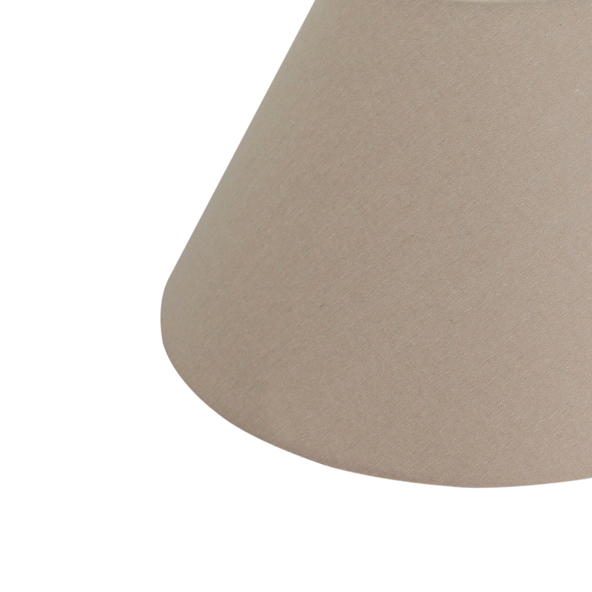 Deze grijze lampenkap van 45 cm brengt een moderne uitstraling in uw interieur. Perfect voor sfeervolle verlichting.