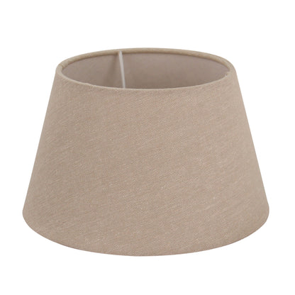 Deze grijze lampenkap uit de Lampenschirme-serie voegt een moderne touch toe aan elke inrichting.