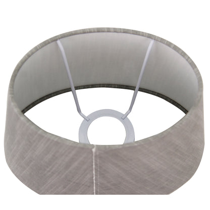 Deze grijze lampenkap in ovale vorm voegt een moderne touch toe aan je interieur. Perfect voor sfeervolle verlichting.