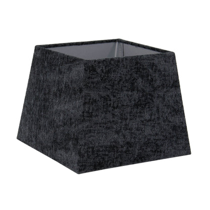 Moderne grijze lampenkap Quadrato met een strakke afwerking. Perfect voor een eigentijdse inrichting in elke kamer.