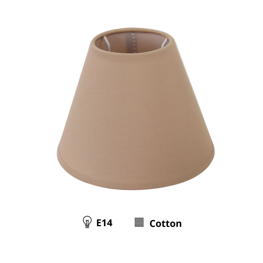 Deze lichtbruine lampenkap biedt een warme uitstraling en voegt charme toe aan elke ruimte.