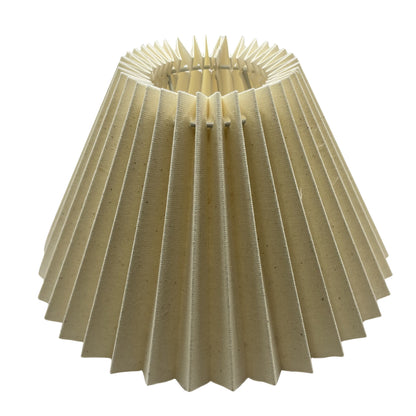 Deze naturel lampenkap voegt warmte en sfeer toe aan je interieur. Perfect voor een gezellige uitstraling in elke ruimte.