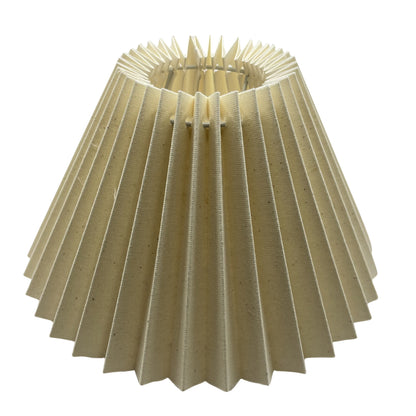 De naturel lampenkap in een organische vorm voegt een warm accent toe aan je interieur. Perfect voor een gezellige sfeer!