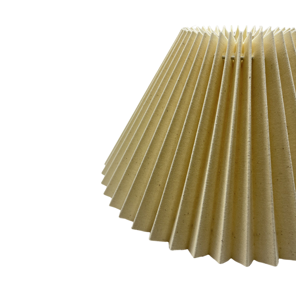 Deze natuurlijke lampenkap zorgt voor een warme ambiance in elke ruimte. Perfect voor een tijdloze inrichting.