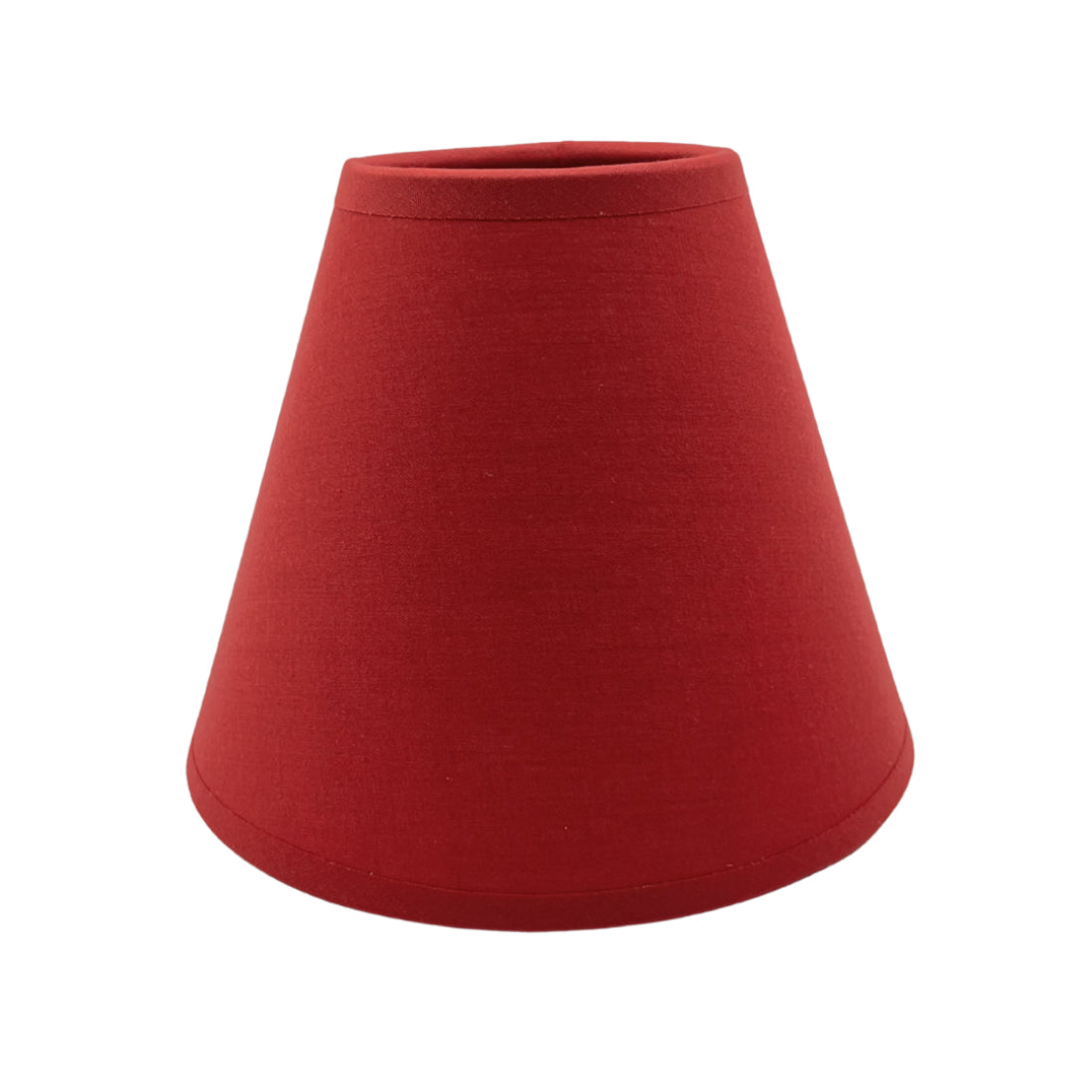 Deze opvallende rode lampenkap voegt een vleugje kleur toe aan je interieur. Perfect voor een warme, uitnodigende sfeer.