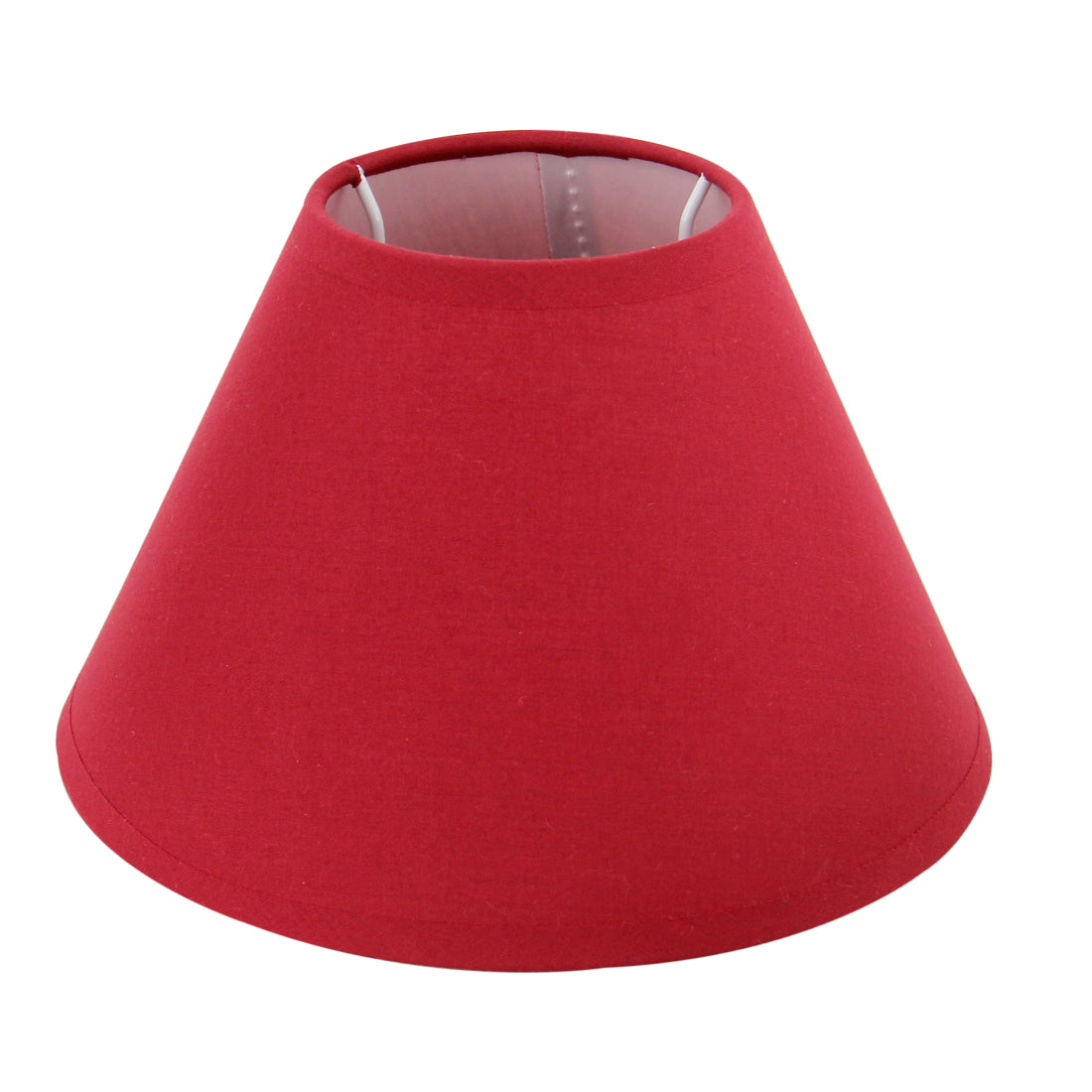 Een moderne, rode lampenkap van Ø20 cm die een warme sfeer creëert in elke ruimte. Perfect voor een eigentijdse uitstraling.