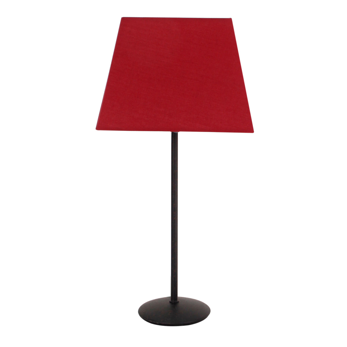 Een moderne rode lampenkap met een strakke vormgeving. Perfect voor een sfeervolle aanvulling in jouw interieur.