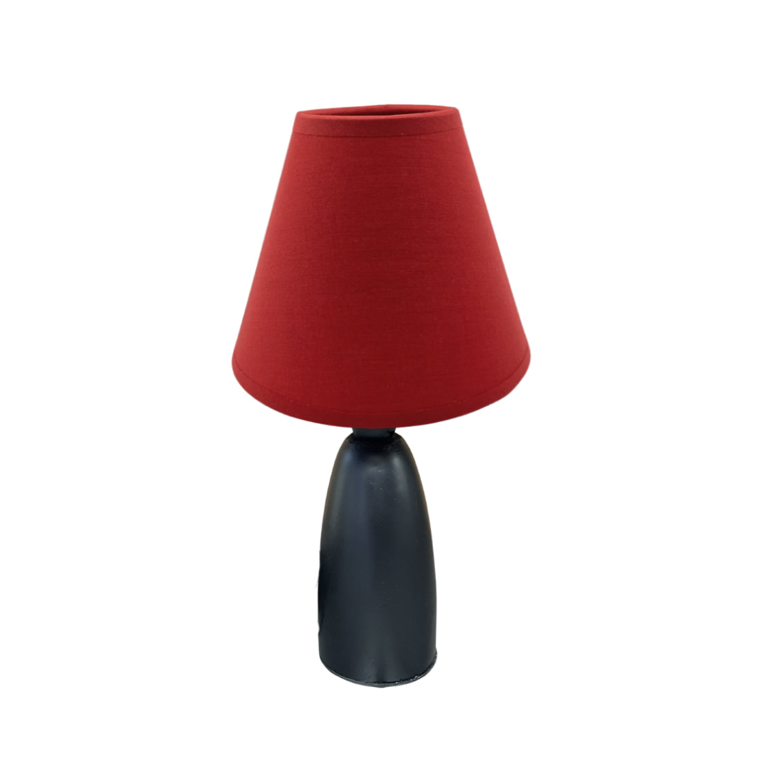 Deze sfeervolle rode lampenkap geeft elke ruimte een warme uitstraling. Perfect voor een gezellige ambiance in huis.
