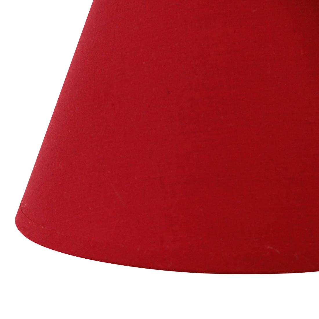 Deze gedetailleerde lampenkap in levendig rood brengt kleur en sfeer in elke kamer. Perfect voor een opvallende look.