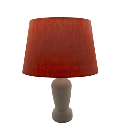 Een speelse rozenkleurige lampenkap die elke ruimte opvrolijkt. Perfect voor een gezellige, warme sfeer in huis.