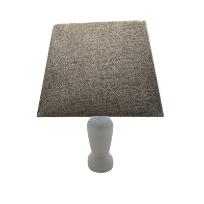 Met de taupe lampenkap Quadrato geef je een warme, moderne sfeer aan je interieur. Perfect voor sfeervolle verlichting!