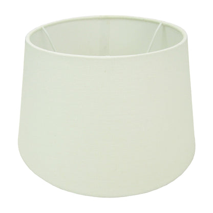 Deze gebroken witte lampenkap biedt een warme ambiance in elke kamer.