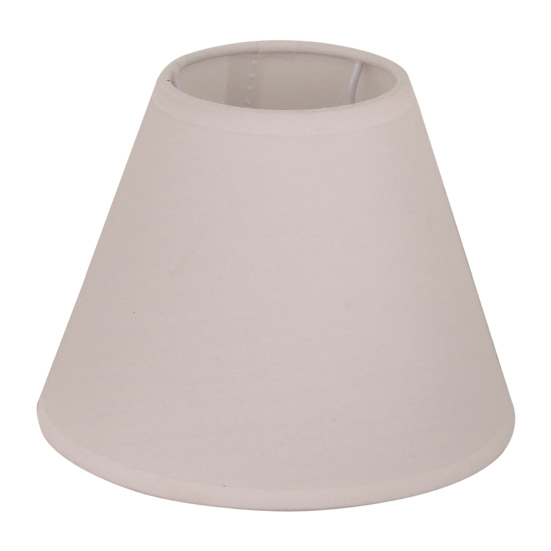 Moderne witte lampenkap van Ø16 cm met een strakke uitstraling. Perfect voor een frisse, eigentijdse sfeer in iedere ruimte.