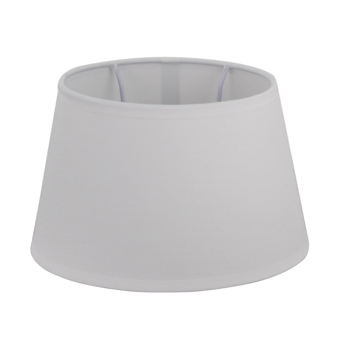 Deze moderne witte lampenkap in ovale vorm voegt elegantie toe aan elke lamp. Perfect voor een verfijnde sfeer in huis.