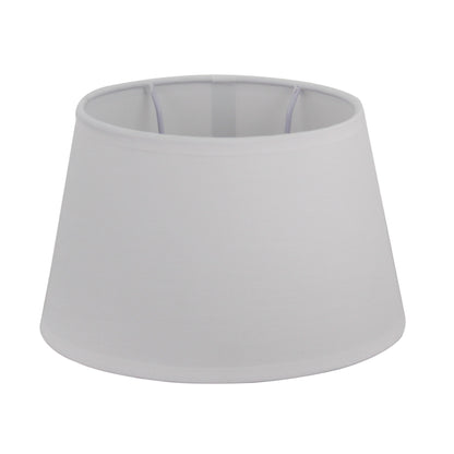 Deze moderne witte lampenkap in ovale vorm voegt elegantie toe aan elke lamp. Perfect voor een verfijnde sfeer in huis.