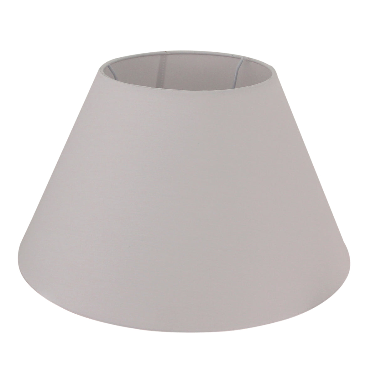 Deze witte lampenkap van Ø40 cm geeft een rustige en moderne uitstraling. Perfect voor een sfeervolle ambiance in huis.