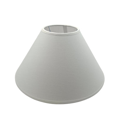 Deze witte lampenkap brengt een frisse uitstraling in je interieur. Perfect voor een sfeervolle en heldere verlichting.