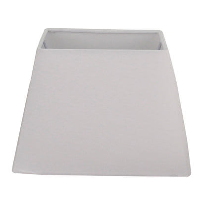 De moderne witte lampenkap Conica geeft een frisse uitstraling aan je interieur. Perfect voor sfeervolle verlichting.