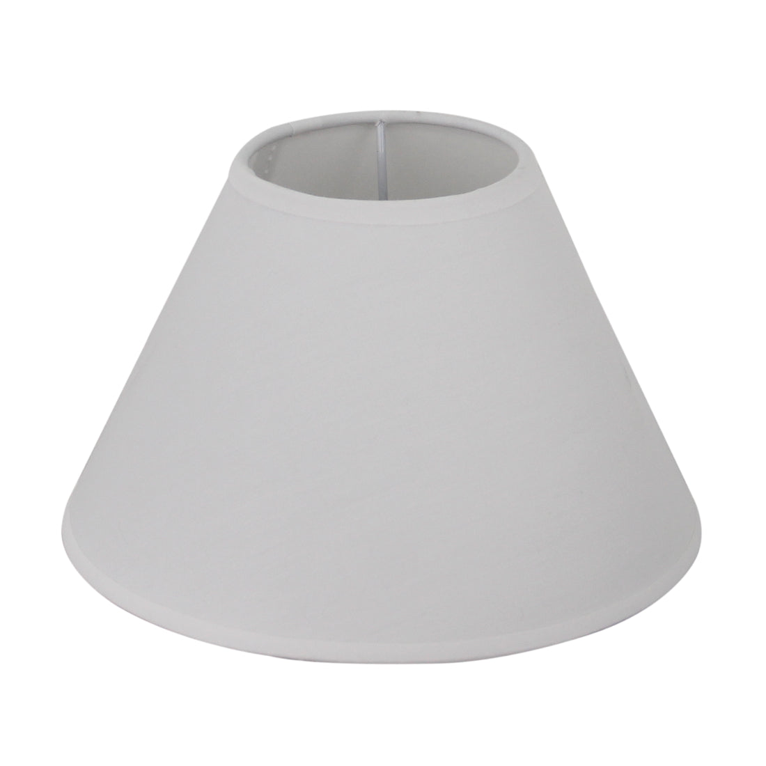Deze moderne witte lampenkap brengt een frisse uitstraling in jouw interieur. Perfect voor elke stijlvolle ruimte.