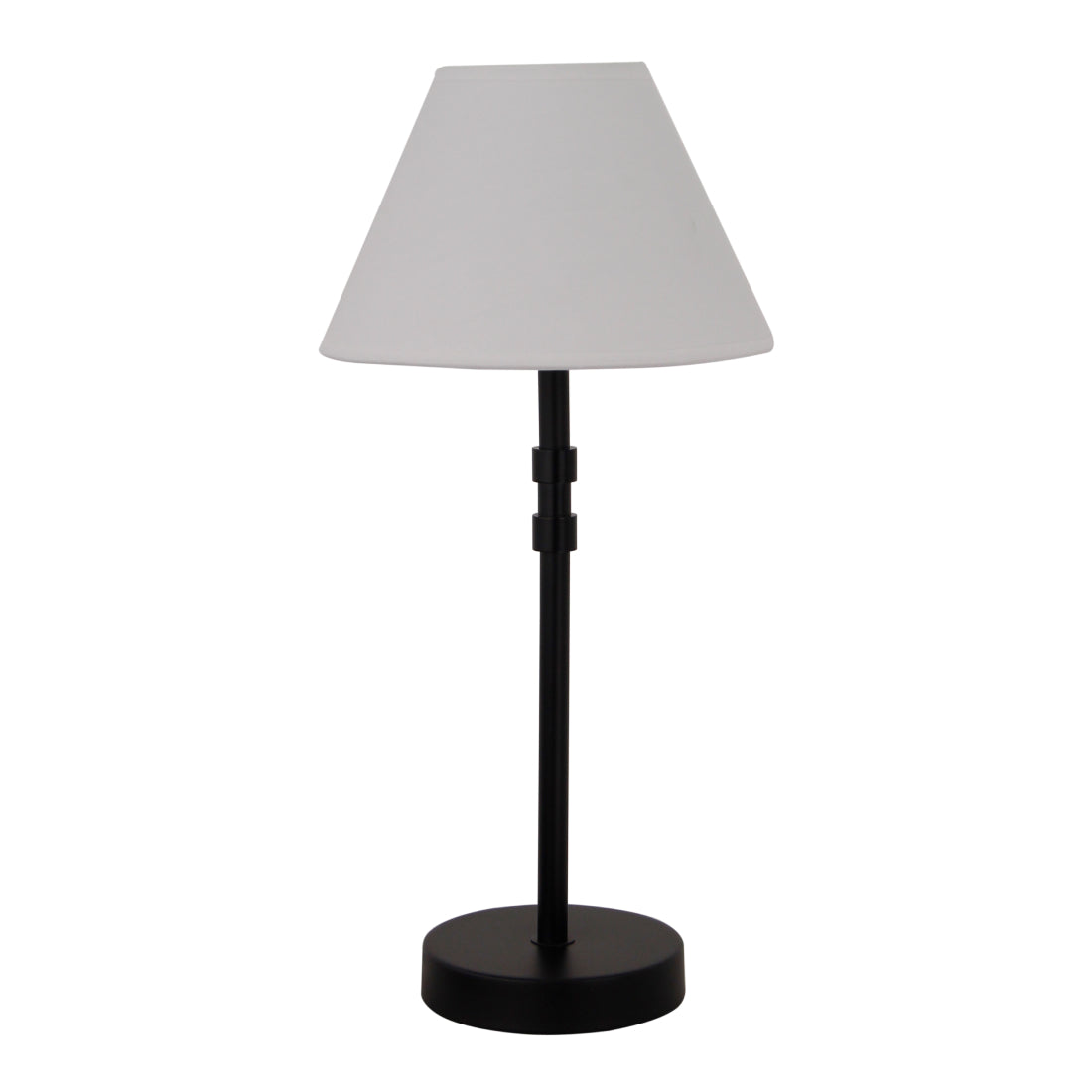 Verfrissend witte lampenkap met moderne uitstraling. Deze kap past perfect in een eigentijdse inrichting.