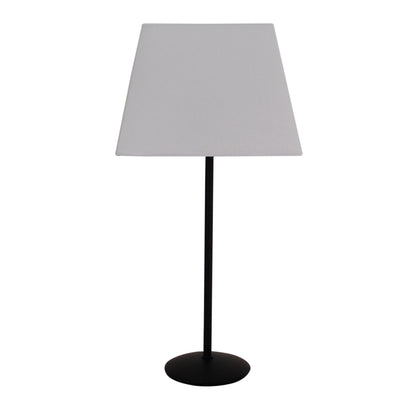 Een moderne witte lampenkap die perfect harmonieert met elke interieurstijl. Creëert een helder en uitnodigend licht.