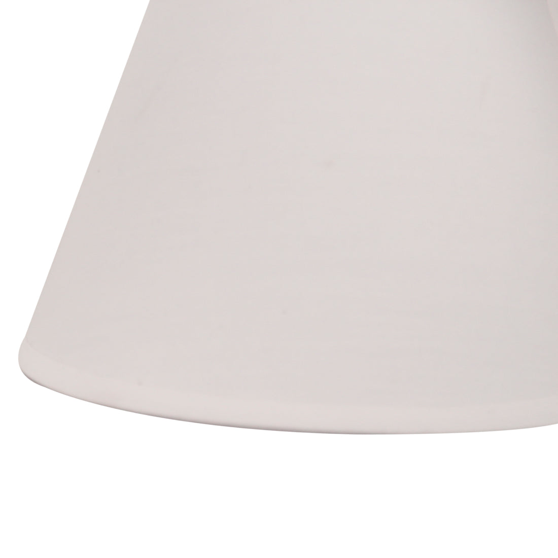 Deze moderne lampenkap in wit voegt een frisse uitstraling toe aan je interieur. Perfect voor elke eigentijdse lamp.