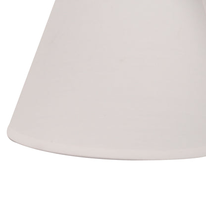 Deze moderne lampenkap in wit voegt een frisse uitstraling toe aan je interieur. Perfect voor elke eigentijdse lamp.