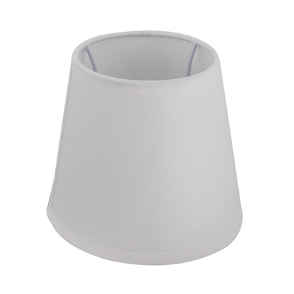 Stijlvolle witte lampenkap in modern design. Perfect voor het creëren van een frisse, eigentijdse sfeer in huis.