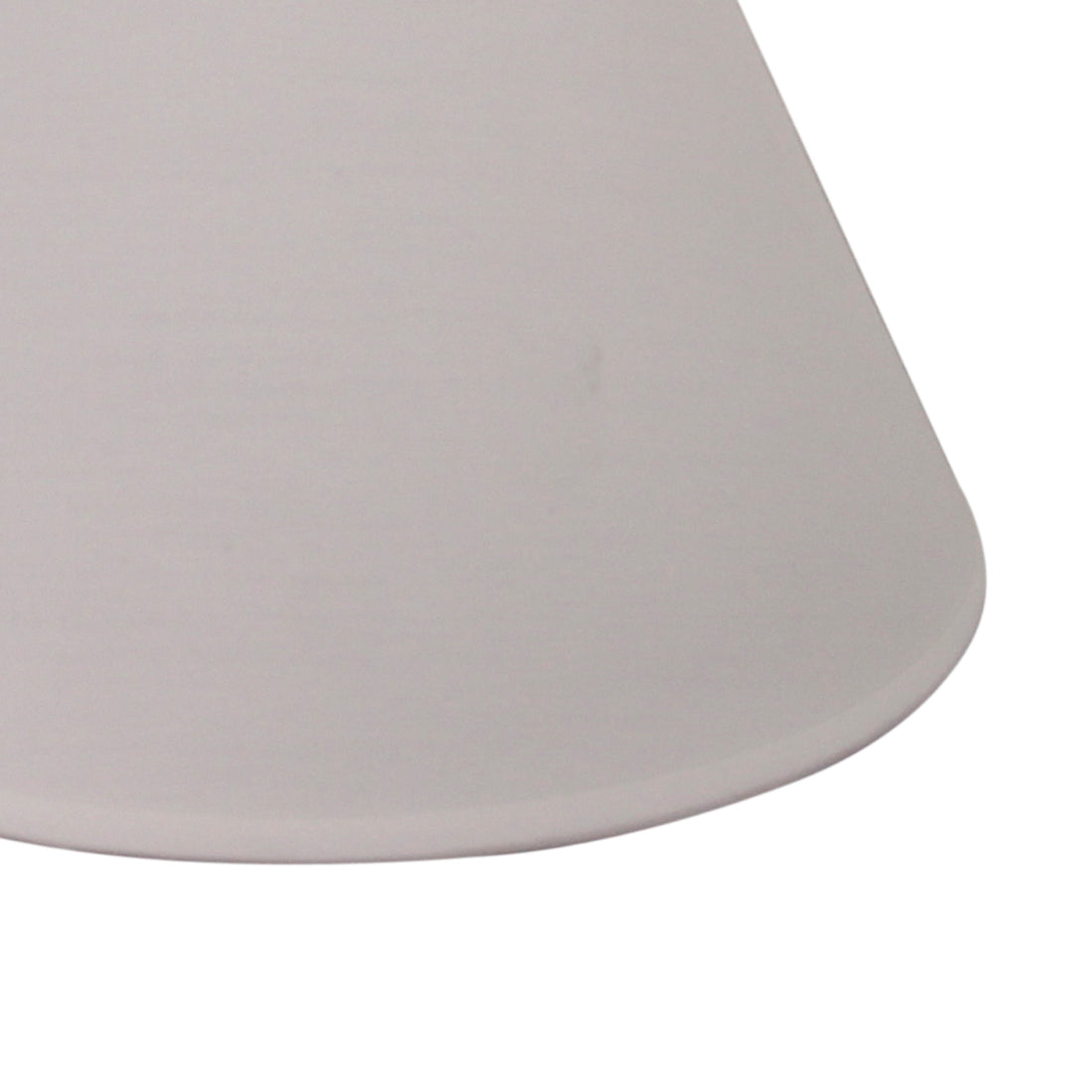 Detail van de moderne witte lampenkap met een diameter van 20 cm. Perfect voor een frisse uitstraling in uw interieur.